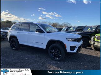 New 2025 Jeep Grand Cherokee Laredo video 1