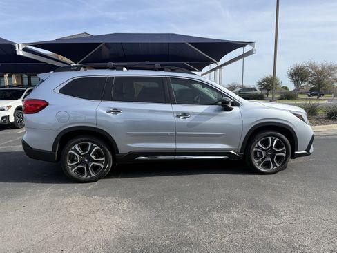 Used 2025 Subaru Ascent Touring w/ Popular Package #2 image 8