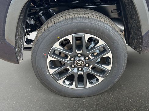New 2026 Toyota Tundra Limited AWD/4WD image 10
