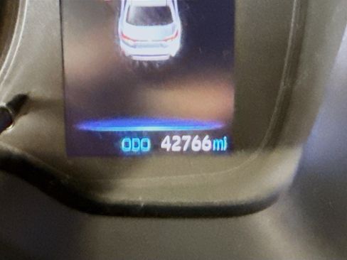 Used 2022 Toyota Corolla LE image 16