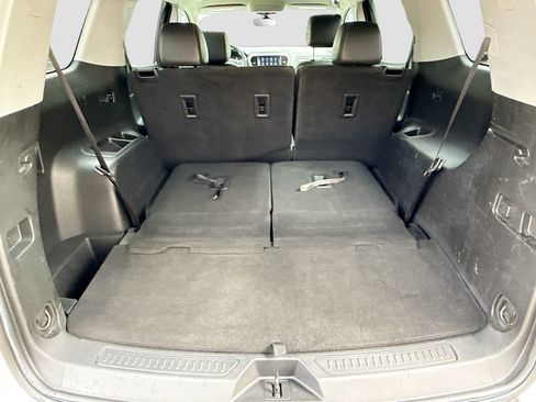 Used 2023 GMC Acadia SLT image 28