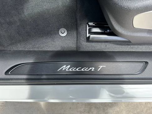 Used 2026 Porsche Macan AWD/4WD image 20