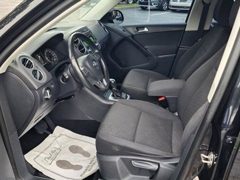 Used 2013 Volkswagen Tiguan S FWD image 13