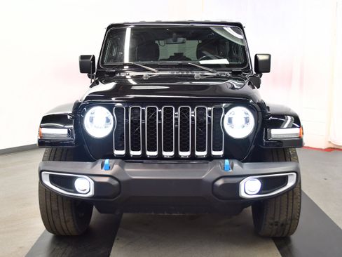 Used 2022 Jeep Wrangler Unlimited Sahara image 3