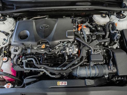 Used 2025 Toyota Camry LE image 16