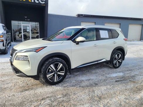 Used 2023 Nissan Rogue SL w/ SL Premium Package image 2