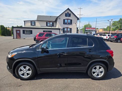 Used 2020 Chevrolet Trax LT FWD image 9
