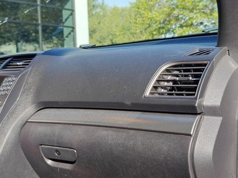 Used 2018 Ford Explorer XLT image 29