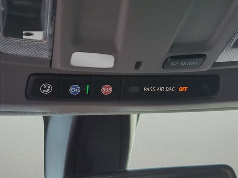 Used 2021 Chevrolet Silverado 1500 Custom image 13