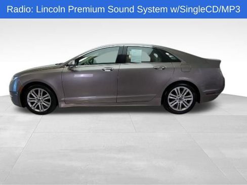 Used 2016 Lincoln MKZ image 3