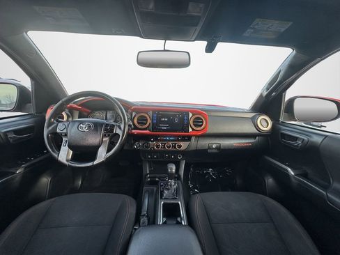 Used 2016 Toyota Tacoma TRD Sport image 17