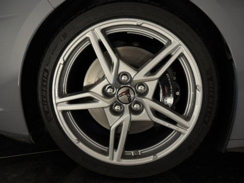 Used 2024 Chevrolet Corvette Stingray Premium Cpe w/ Z51 Performance Package RWD image 30