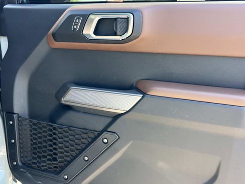 Used 2022 Ford Bronco Outer Banks AWD/4WD image 19