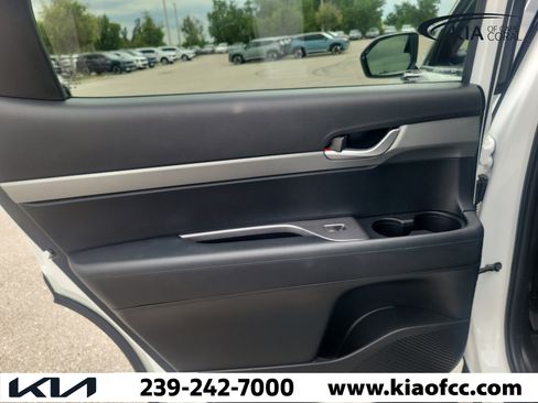 Used 2024 Hyundai Palisade SEL FWD image 11