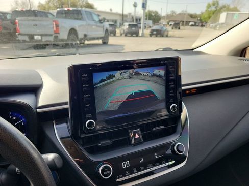 Used 2022 Toyota Corolla LE FWD image 22