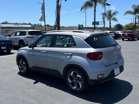 Used 2025 Hyundai Venue SEL image 10