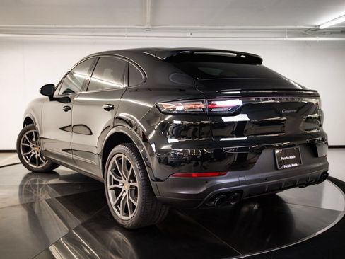 Certified 2023 Porsche Cayenne Platinum Edition AWD/4WD image 3