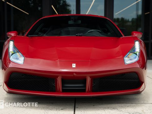 Used 2017 Ferrari 488 GTB RWD image 4