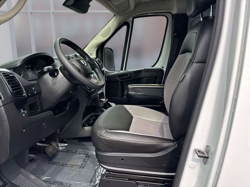 Used 2026 RAM ProMaster 2500 w/ Convenience Group FWD image 12