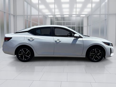 Certified 2024 Nissan Sentra SV FWD image 7