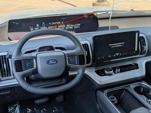 New 2025 Ford Expedition Max Active image 38