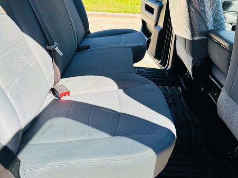 Used 2018 RAM 1500 Classic SLT image 19