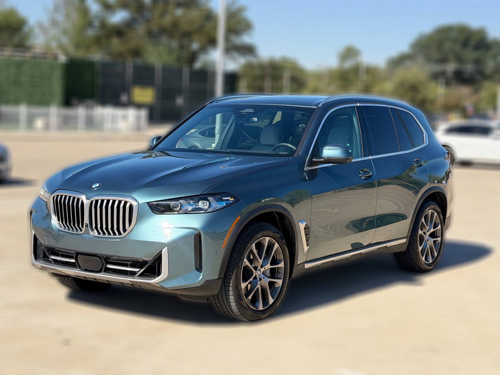 Used 2025 BMW X5 sDrive40i w/ Premium Package RWD image 3
