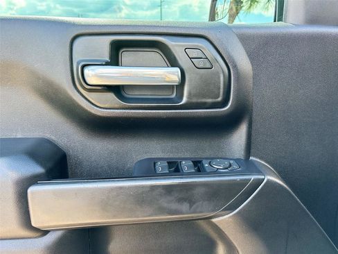 Used 2020 Chevrolet Silverado 1500 Custom Trail Boss w/ Custom Convenience Package AWD/4WD image 17