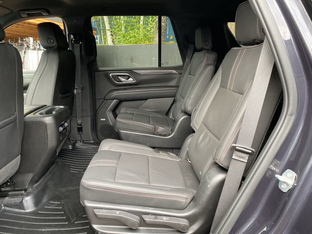 Used 2022 Chevrolet Tahoe RST w/ Luxury Package AWD/4WD image 16