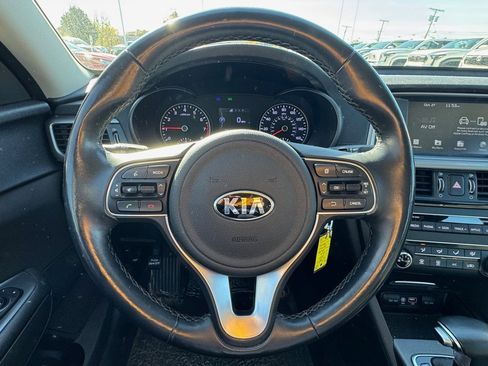 Used 2018 Kia Optima S image 12