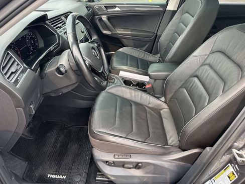 Used 2018 Volkswagen Tiguan SEL Premium AWD/4WD image 19