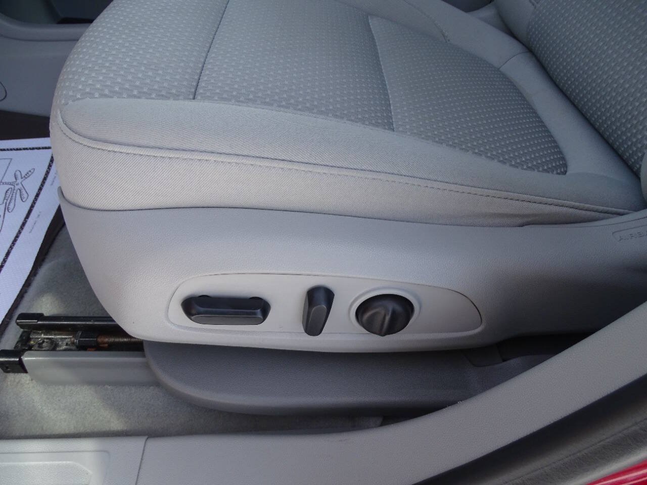 Used 2023 GMC Acadia AWD SLE image 15