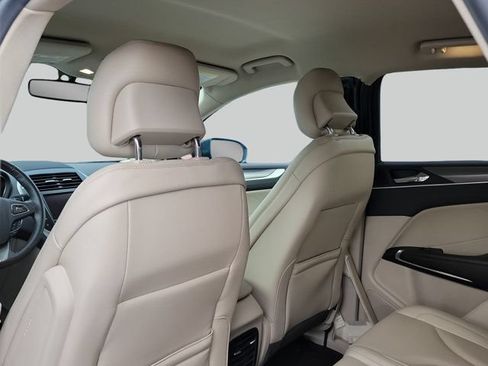 Used 2019 Lincoln MKC Premiere FWD image 11