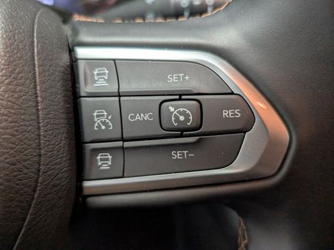 Used 2022 Jeep Compass Limited image 16