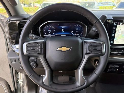 Used 2025 Chevrolet Silverado 1500 LT image 24