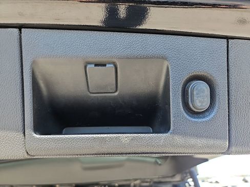 Used 2020 Cadillac Escalade Luxury w/ Escalade Sport Edition image 16