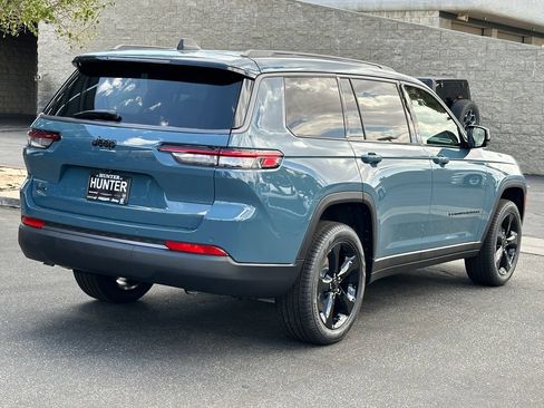New 2026 Jeep Grand Cherokee L Limited w/ Limited Altitude Package AWD/4WD image 7