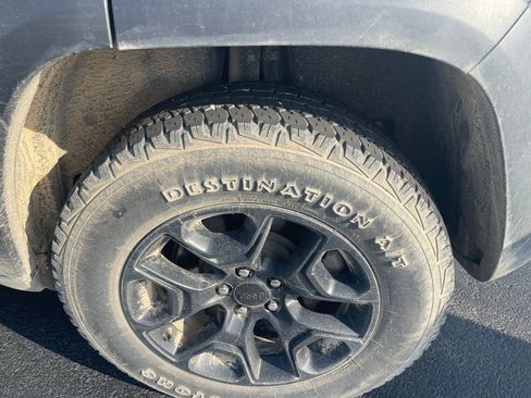 Used 2022 Jeep Cherokee Latitude image 12