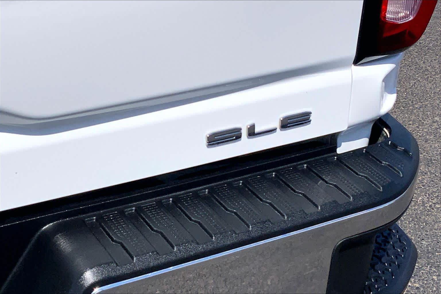Used 2024 GMC Sierra 2500 SLE w/ SLE Value Package; AWD/4WD image 10