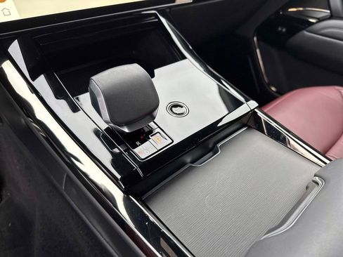 Used 2024 Land Rover Range Rover Sport Dynamic SE image 15