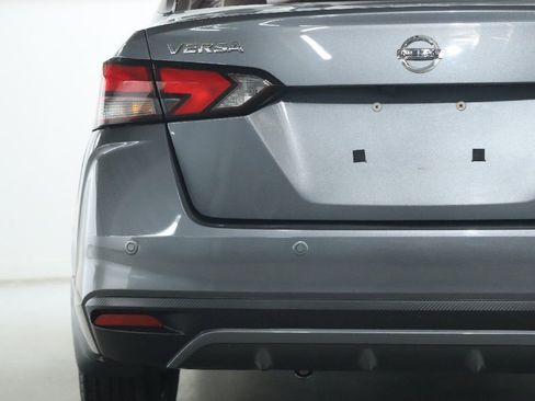 Used 2022 Nissan Versa SV w/ Trunk Package image 41