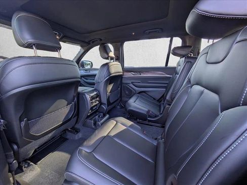 New 2025 Jeep Grand Cherokee L Limited image 18