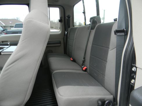 Used 2010 Ford F250 XLT image 10