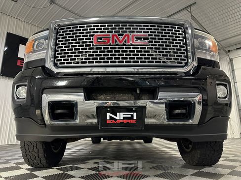 Used 2015 GMC Sierra 2500 Denali w/ Duramax Plus Package image 14