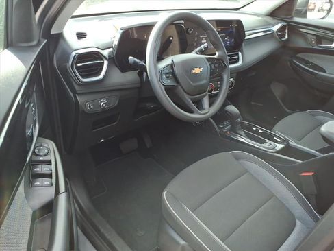 Used 2024 Chevrolet TrailBlazer LS w/ LS Convenience Package FWD image 15