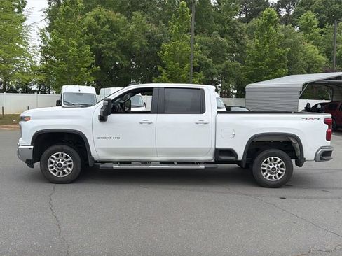 Used 2025 Chevrolet Silverado 2500 LT w/ Convenience Package AWD/4WD image 2
