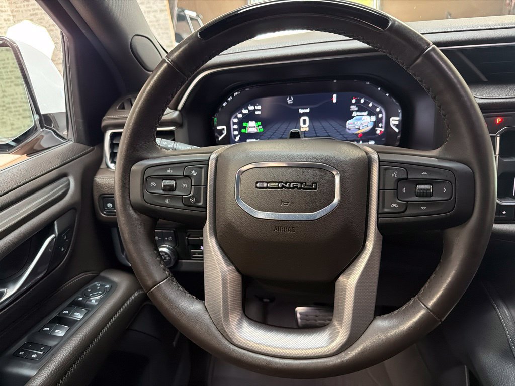 Used 2024 GMC Yukon Denali w/ Advanced Technology Package AWD/4WD image 22