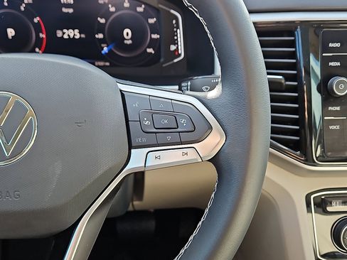 Certified 2023 Volkswagen Atlas SE w/ Panoramic Sunroof Package image 19