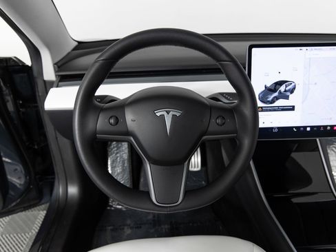 Used 2020 Tesla Model 3 Performance image 29