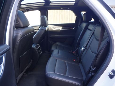 Used 2022 Cadillac XT5 Premium Luxury w/ Technology Package image 8